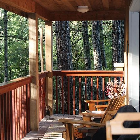 The Perch On Gabriola Bed and Breakfast Exteriör bild