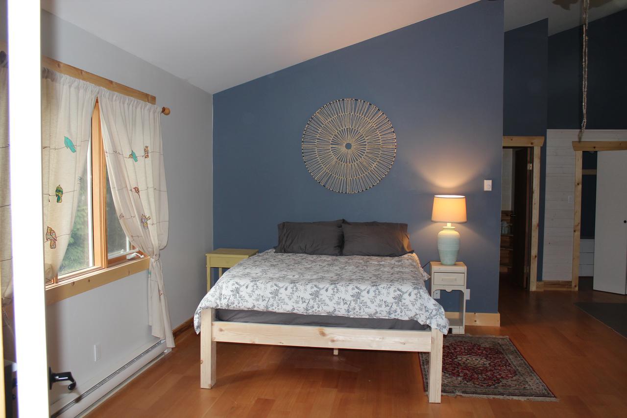 The Perch On Gabriola Bed and Breakfast Exteriör bild